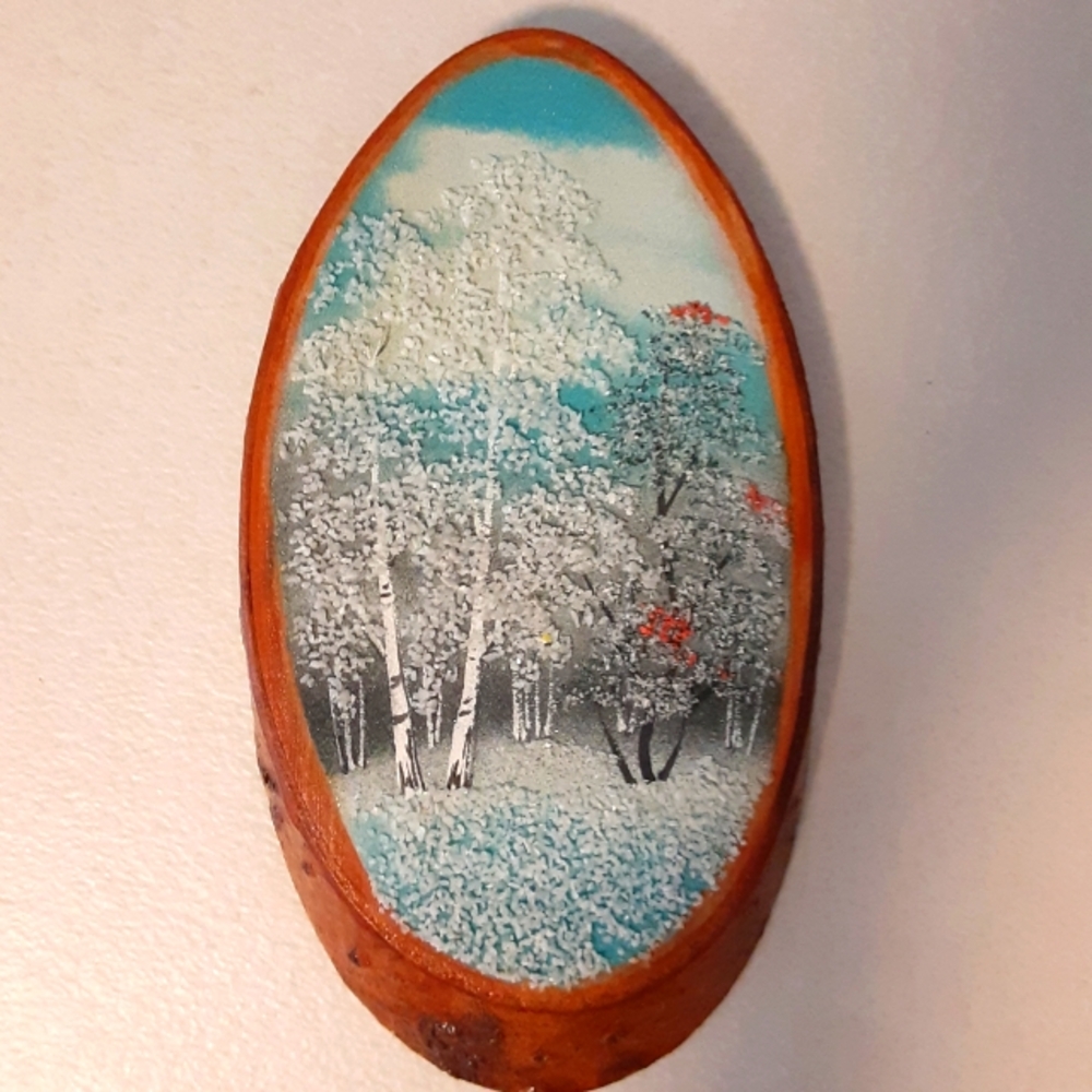 STONE PAINTING ON WOOD SLICE